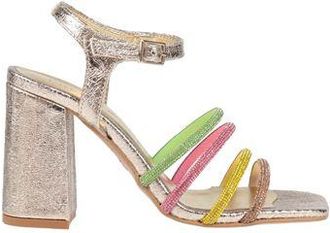 Pregunta FOOTWEAR - Sandals on YOOX.COM