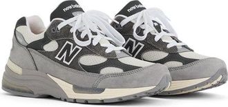 New Balance Unisex Made in USA 992 en Gris, Gamuza/Malla, Talla 38.5