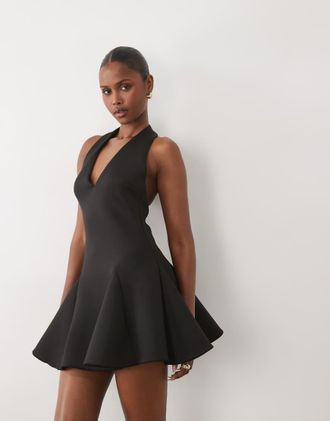 Asos Vestito corto strutturato con gonna a ruota e scollo profondo in tessuto stile scuba nero-Multi