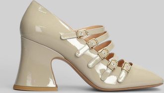 Chlo&eacute; Janis Pumps