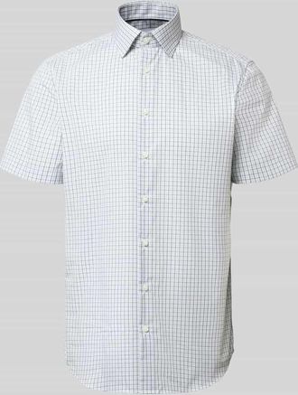 Christian Berg Regular Fit Business-Hemd aus Baumwolle mit Kentkragen in Hellgruen, Gr&ouml;&szlig;e 37/38