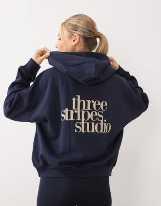adidas adidas Sportswear felpa con cappuccio Three Stripes Studio blu navy e crema
