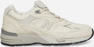 New Balance Women s Made in UK 991v1 Sneakers Pistachio Shell