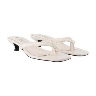 Toteme Calfskin Leather Kitten Heel Heel Sandal - White