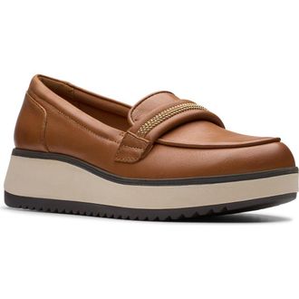 Clarks Zylah Shine Loafer in Tan Leather at Nordstrom Rack, Size 11