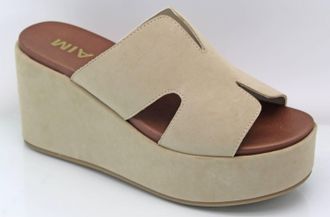 Mia Womens Reta Wedge Sandal In Natural