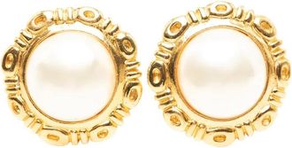 Chanel 1970-1980 Gold Plated Faux Pearl Clip On Earrings costume earrings - Oro