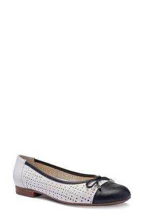 Ara Sangria Cap Toe Flat in White W/Black at Nordstrom, Size 10.5