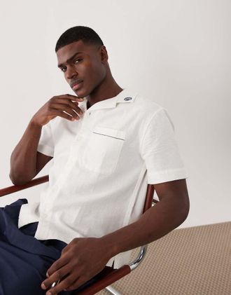 Abercrombie & Fitch Camicia a maniche corte bianca con grafica resort-Bianco