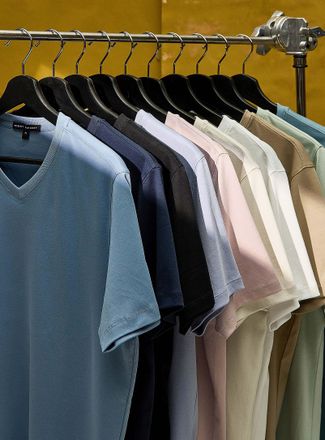 Robert Barakett Mens Luxurious Pima cotton V-neck T-shirt