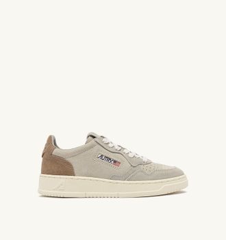 Autry MEDALIST LOW TRICOLOR SNEAKERS IN CIGAR, PAPYRUS AND PELICAN SUEDE
