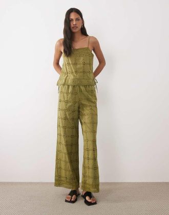 New Look Pantaloni a fondo ampio verdi alluncinetto in coordinato-Verde