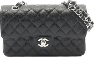 Chanel Borsa a spalla matelass&eacute; con battente e catena 2021 - Nero