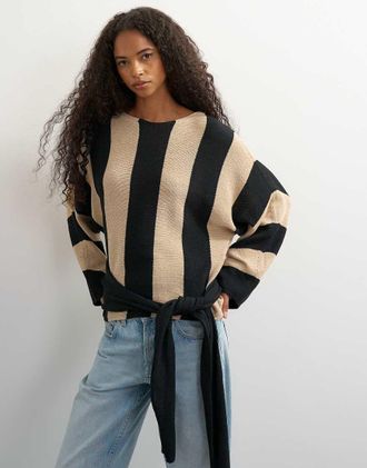 Topshop maglione a maniche lunghe con nodo davanti a righe monocromatiche-Nero