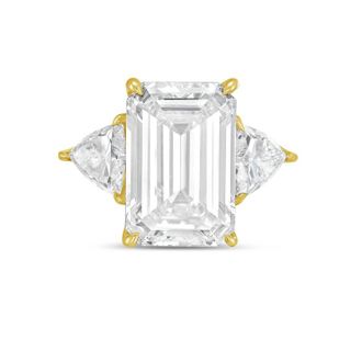 Diana M. Jewels 18kt yellow gold 6ct lab grown emerald diamond ring with trillions on the sides