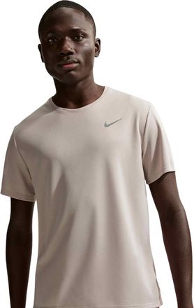 Nike Heren T-shirt Miler met Swoosh en reflecterende details (Maan)