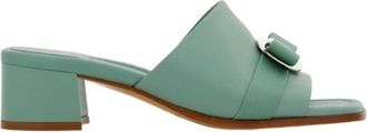 Ferragamo New Vara Plate Slides in Green, Size 7
