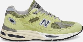 New Balance Made in UK 991v2 Sneakers Green Banana / Moss / Moon Mist