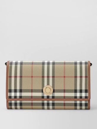 Burberry na clutch bag