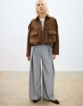 Stradivarius Giacca bomber marrone in camoscio sintetico