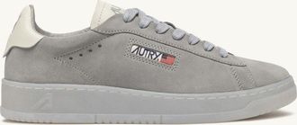 Autry DALLAS LOW SNEAKERS IN MARSHMALLOW AND IRIS SUEDE