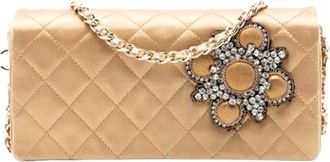Chanel Pre-owned Clutches, female, Beige, Size: ONE SIZE Pre-owned Quilted Satin Clutch