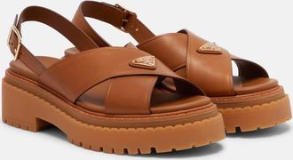 Prada Sandali in pelle con logo