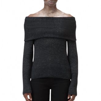Closed Wide Collar Long Sleeve Top In Black