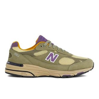 New Balance Unisex Made in USA 993 en Verde/Amarillo, Gamuza/Malla, Talla 38.5