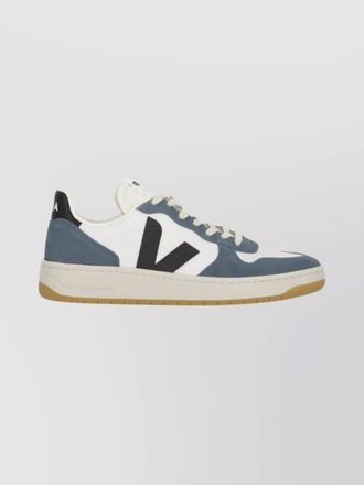 Veja low top sneakers with round toe and logo