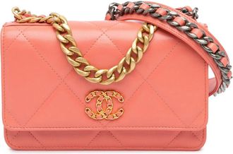 Chanel Hobo Bags - 2020 Quilted Lambskin 19 Wallet on Chain - Gr. unisize - in Rosa - für Damen