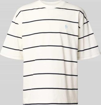 Review T-Shirt mit Rundhalsausschnitt und Logo-Stitching in Offwhite, Gr&ouml;&szlig;e XXL