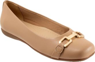 Trotters Sadie Flat in Beige at Nordstrom, Size 10.5