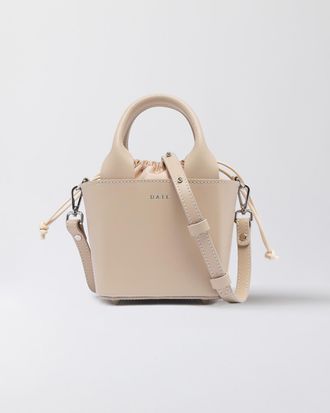 D.A.T.E. cubo bag leather beige