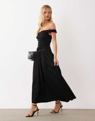 Asos vestito maxi strutturato nero con corpino arricciato e scollo Bardot, con fondo ampio