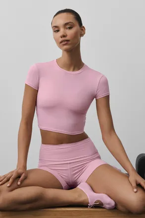 Alo Alosoft Crop Finesse Short Sleeve Top in Pink Marshmallow, Size: Medium