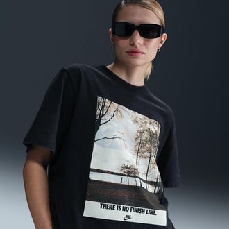 Nike Womens Nike Sportswear Short-Sleeve Graphic T-Shirt in Black | IB2407-010