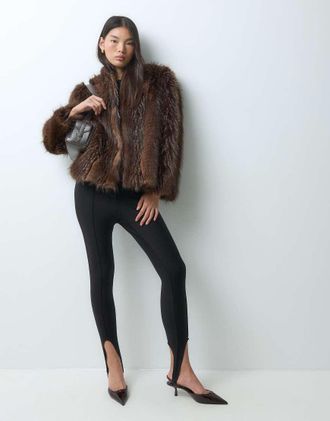 Asos cappotto corto in pelliccia sintetica effetto pelo marrone scuro