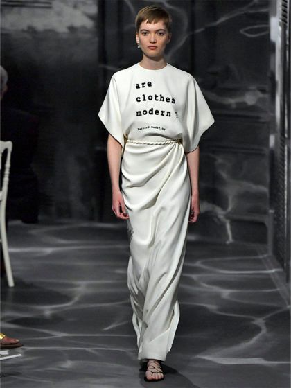 Vogliamo copiare ASAP questi 4 look Haute Couture che vanno oltre il solito vestito!