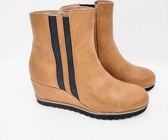 Yellow Box Womens Ceffa Wedge Boot In Camel