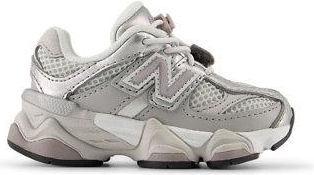 New Balance Ni&ntilde;os 9060 Bungee en Gris, Talla 21.5