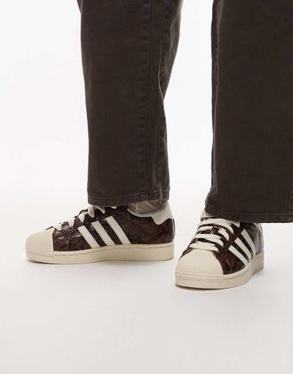 adidas Originals Superstar II - Sneakers marroni con stampa pitonata-Marrone