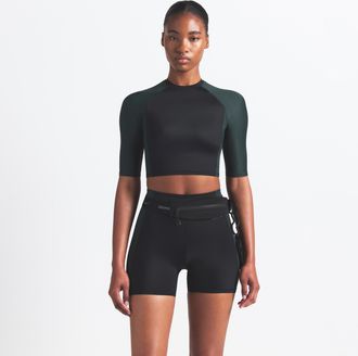 Nike Womens SKIMS Shine Padded 1/2-Sleeve Crop Top in Black | BABRA9498W-OBT