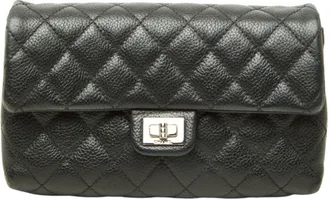 Chanel Black Leather Pouch (Pre-Owned)