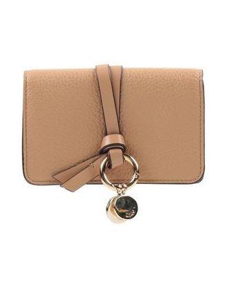 Chlo&eacute; Cardholders