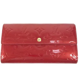 Louis Vuitton Monogram Vernis Pomme Damour Red Color Monogram Vernis Long Wallet (Bi-Fold) (Pre-Owned)