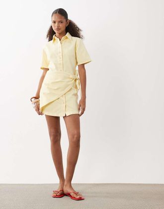 Asos Vestito camicia a portafoglio in denim giallo