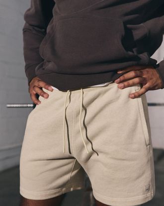 Vuori Clothing Cypress Vintage Shorts 7 | Buttermilk Heather | Medium