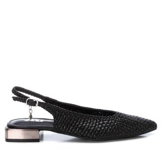 Xti Womens Pointy Toe Flats In Black