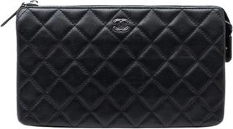 Chanel Pre-owned Clutches, female, Black, Size: ONE SIZE Pre-owned Quilted Lambskin Clutch